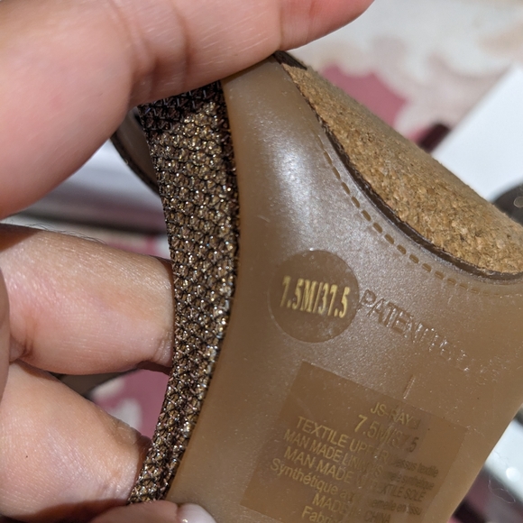 Shoes - Picture 2 of 4